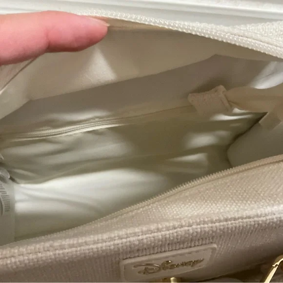 NWt winnie the pooh purse - Picture 5 of 5